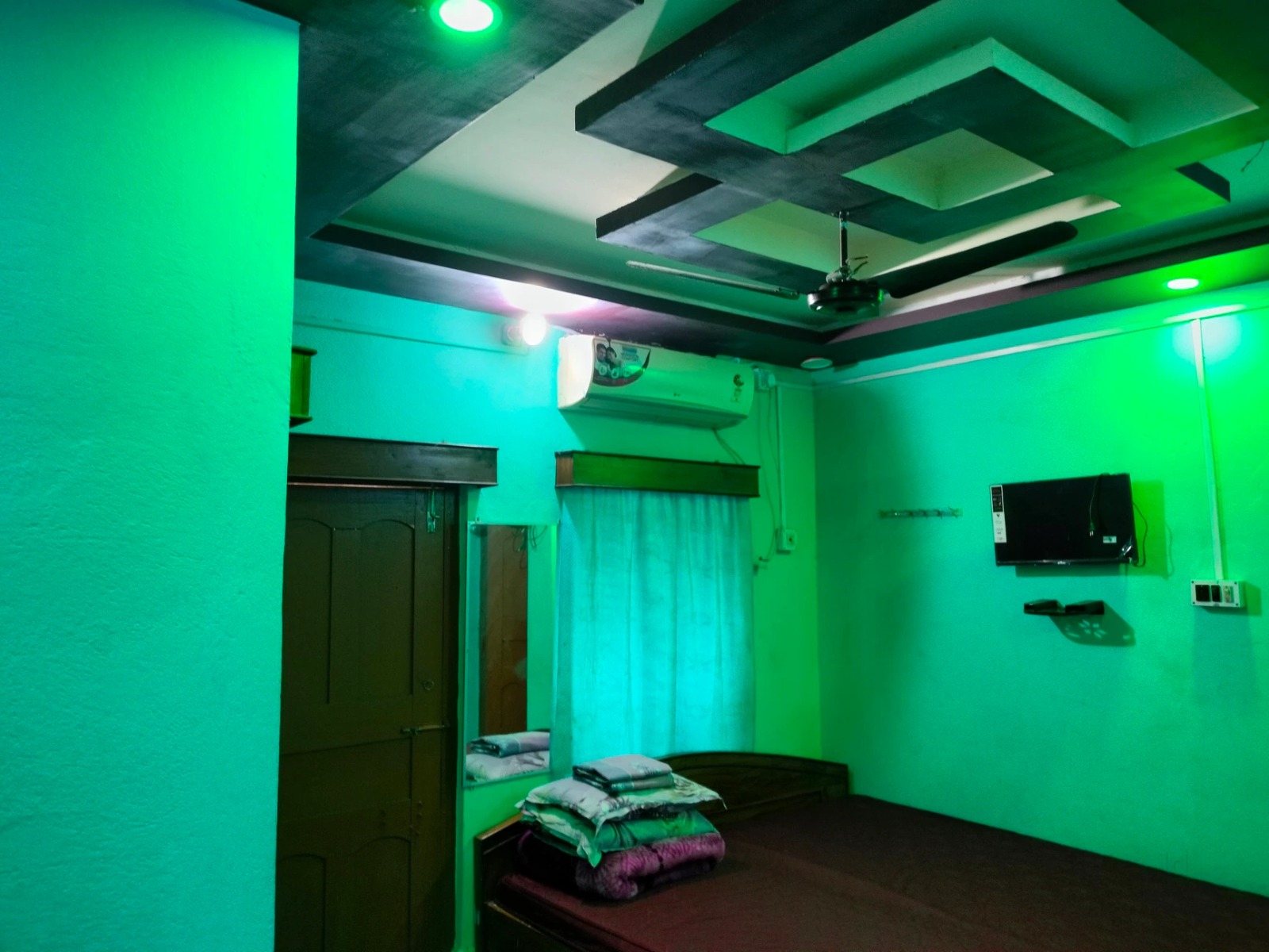 Giri Laxmi Guest House Nabadwip - Room
